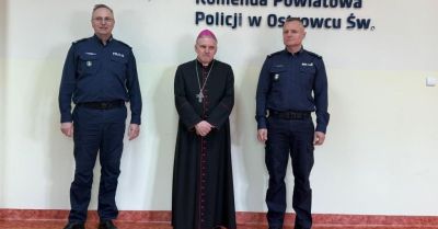 Wielkanocne spotkanie ostrowieckich policjantów z biskupem